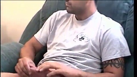 Vinnie verführt den heterosexuellen Jungen Zack bei einer spielerischen Begegnung